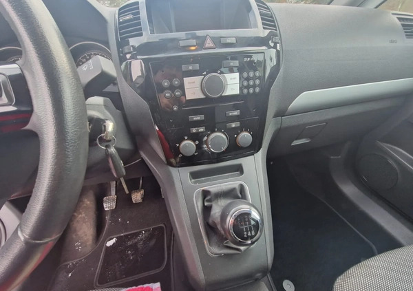 Opel Zafira cena 19777 przebieg: 218000, rok produkcji 2011 z Krynki małe 326
